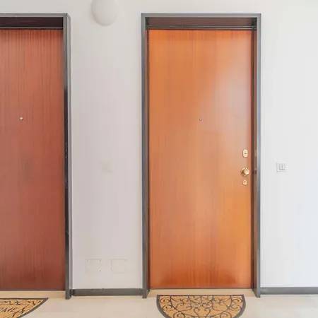 193 - Casa Via Della Chiusa - Centralissimo E Vicino Baia Del Silenzio, E Mare 150m - Parcheggio Gratis Incluso E Aria Condizionata 아파트 *