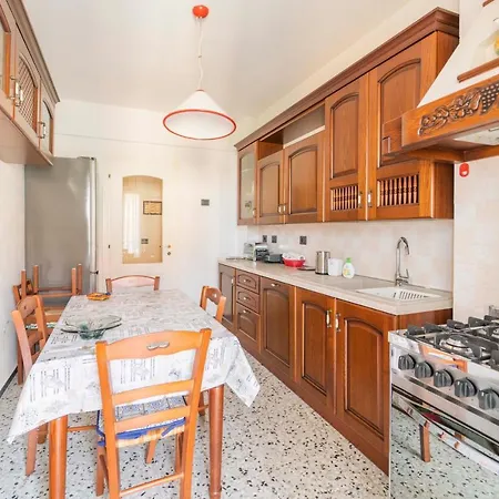 Διαμέρισμα 193 - Casa Via Della Chiusa - Centralissimo E Vicino Baia Del Silenzio, E Mare 150m - Parcheggio Gratis Incluso E Aria Condizionata *