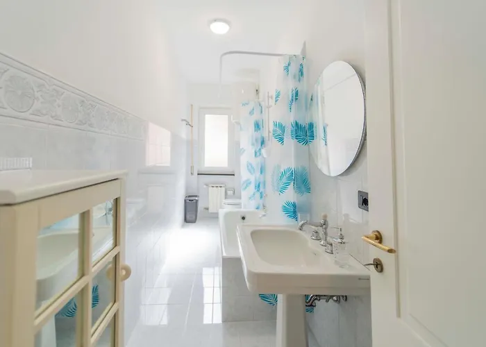 193 - Casa Via Della Chiusa - Centralissimo E Vicino Baia Del Silenzio, E Mare 150m - Parcheggio Gratis Incluso E Aria Condizionata