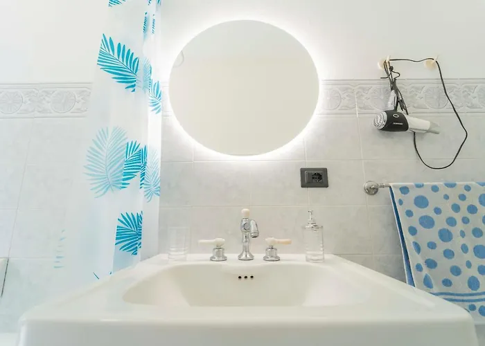 Lejlighed 193 - Casa Via Della Chiusa - Centralissimo E Vicino Baia Del Silenzio, E Mare 150m - Parcheggio Gratis Incluso E Aria Condizionata Sestri Levante