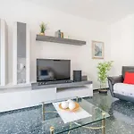 193 - Casa Via Della Chiusa - Centralissimo E Vicino Baia Del Silenzio, E Mare 150m - Parcheggio Gratis Incluso E Aria Condizionata
