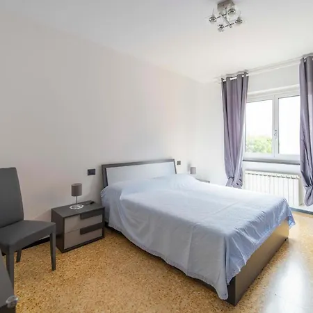 Casa Via Della Chiusa: Centrally Located With Access And Free Parking Apartment Sestri Levante