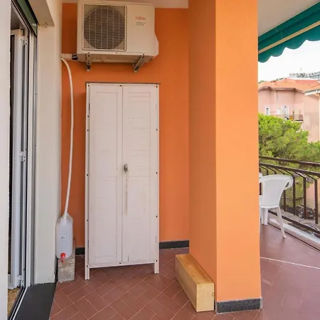 דירה 193 - Casa Via Della Chiusa - Centralissimo E Vicino Baia Del Silenzio, E Mare 150m - Parcheggio Gratis Incluso E Aria Condizionata