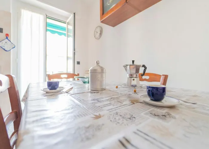 193 - Casa Via Della Chiusa - Centralissimo E Vicino Baia Del Silenzio, E Mare 150m - Parcheggio Gratis Incluso E Aria Condizionata