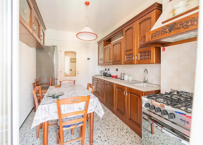 Lägenhet 193 - Casa Via Della Chiusa - Centralissimo E Vicino Baia Del Silenzio, E Mare 150m - Parcheggio Gratis Incluso E Aria Condizionata *